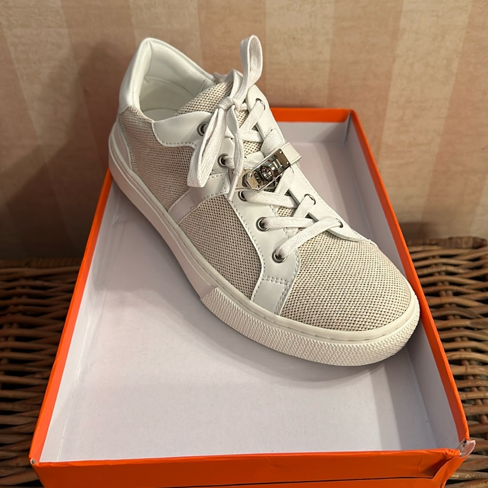 Day sneakers